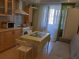 Apartment on Vokzalnaya 77-31