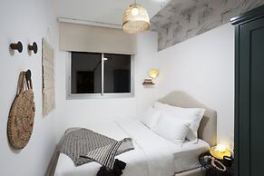 Mr. Yavos - By TLV2GO