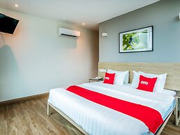 OYO 89576 Mokka Hotel