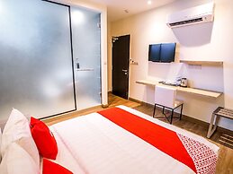 OYO 89576 Mokka Hotel