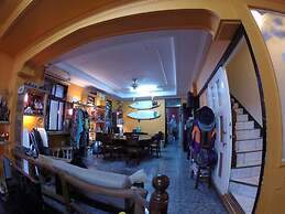 Donghe Surf Shop & Hostel - Taitung
