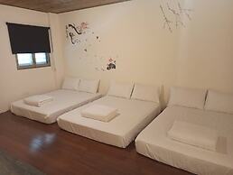 Donghe Surf Shop & Hostel - Taitung