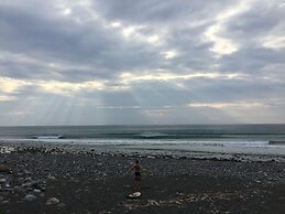 Donghe Surf Shop & Hostel - Taitung