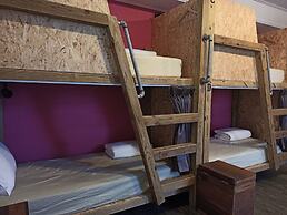 Donghe Surf Shop & Hostel - Taitung