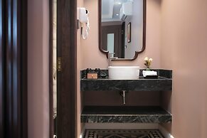 Acoustic Hotel & Spa