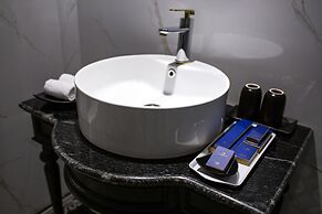 Acoustic Hotel & Spa