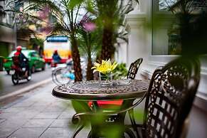 Acoustic Hotel & Spa