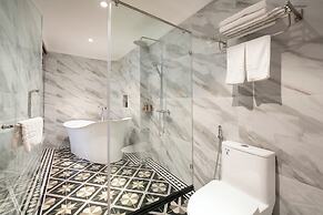 Acoustic Hotel & Spa