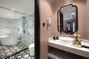 Acoustic Hotel & Spa