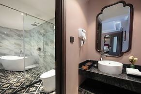 Acoustic Hotel & Spa