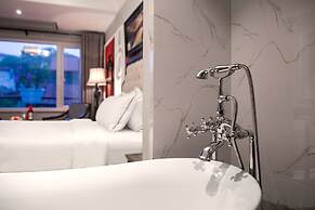 Acoustic Hotel & Spa