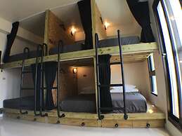 Wave Backpackers - Hostel