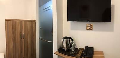 Louis Hotel - Bui Vien Walking Street