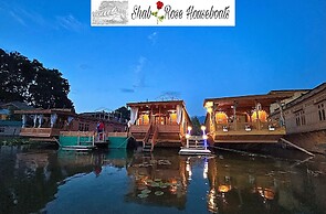 Shabrose Heritage Houseboats