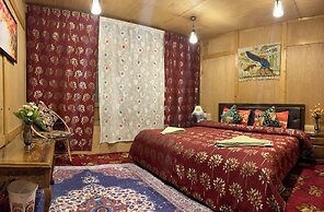 Shabrose Heritage Houseboats