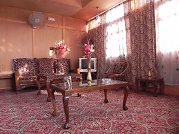 Shabrose Heritage Houseboats