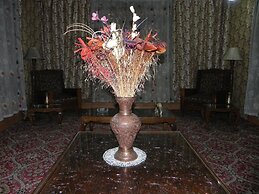 Shabrose Heritage Houseboats