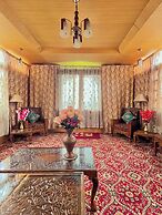Shabrose Heritage Houseboats