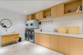 Atour Hotel Nanjing Road Small White Building Tianjin