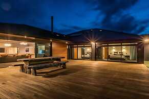 Luxury Villa 5 Bedrooms