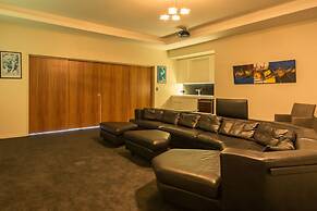 Luxury Villa 5 Bedrooms