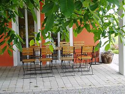 Weinhof am Nussbaum