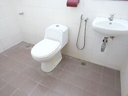 OYO 619 Grand City Hotel 2