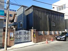 Cheomseongdae House