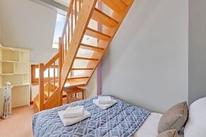 Lion Apartments - Avocado