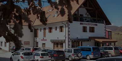 Hostal y Albergue Haizea - Hostel