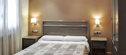Hostal y Albergue Haizea - Hostel