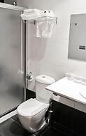 Hostal y Albergue Haizea - Hostel