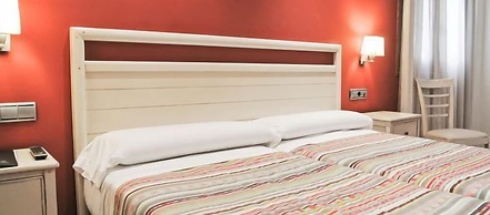 Hostal y Albergue Haizea - Hostel