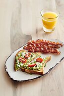 Holiday Inn & Suites Orlando I-Drive Theme Parks by IHG