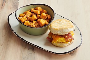 Holiday Inn & Suites Orlando I-Drive Theme Parks by IHG