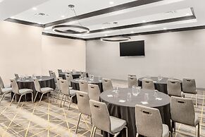 Holiday Inn & Suites Orlando I-Drive Theme Parks by IHG