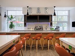 Holiday Inn & Suites Orlando I-Drive Theme Parks by IHG