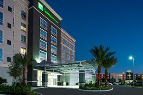 Holiday Inn & Suites Orlando I-Drive Theme Parks by IHG
