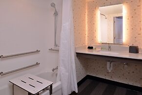 Holiday Inn & Suites Orlando I-Drive Theme Parks by IHG