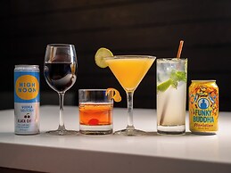 Holiday Inn & Suites Orlando I-Drive Theme Parks by IHG