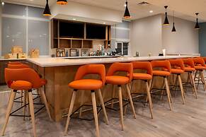 Holiday Inn & Suites Orlando I-Drive Theme Parks by IHG