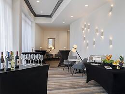 Holiday Inn & Suites Orlando I-Drive Theme Parks by IHG