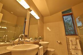 Ironstone Romantic Couples Retreat