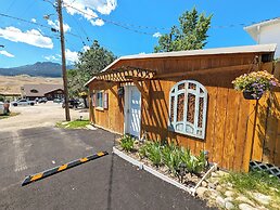 Yellowstone's Treasure Cabins