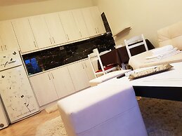 Blue Moon Apartments