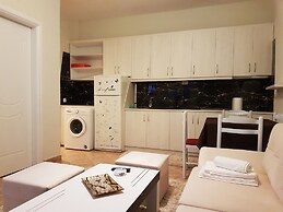 Blue Moon Apartments