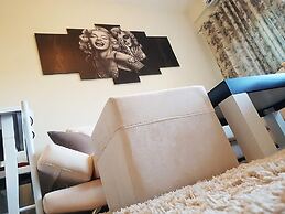 Blue Moon Apartments