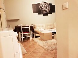 Blue Moon Apartments