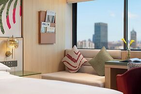 Atwell Suites Shanghai Wuning by IHG