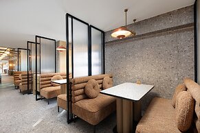Atwell Suites Shanghai Wuning by IHG